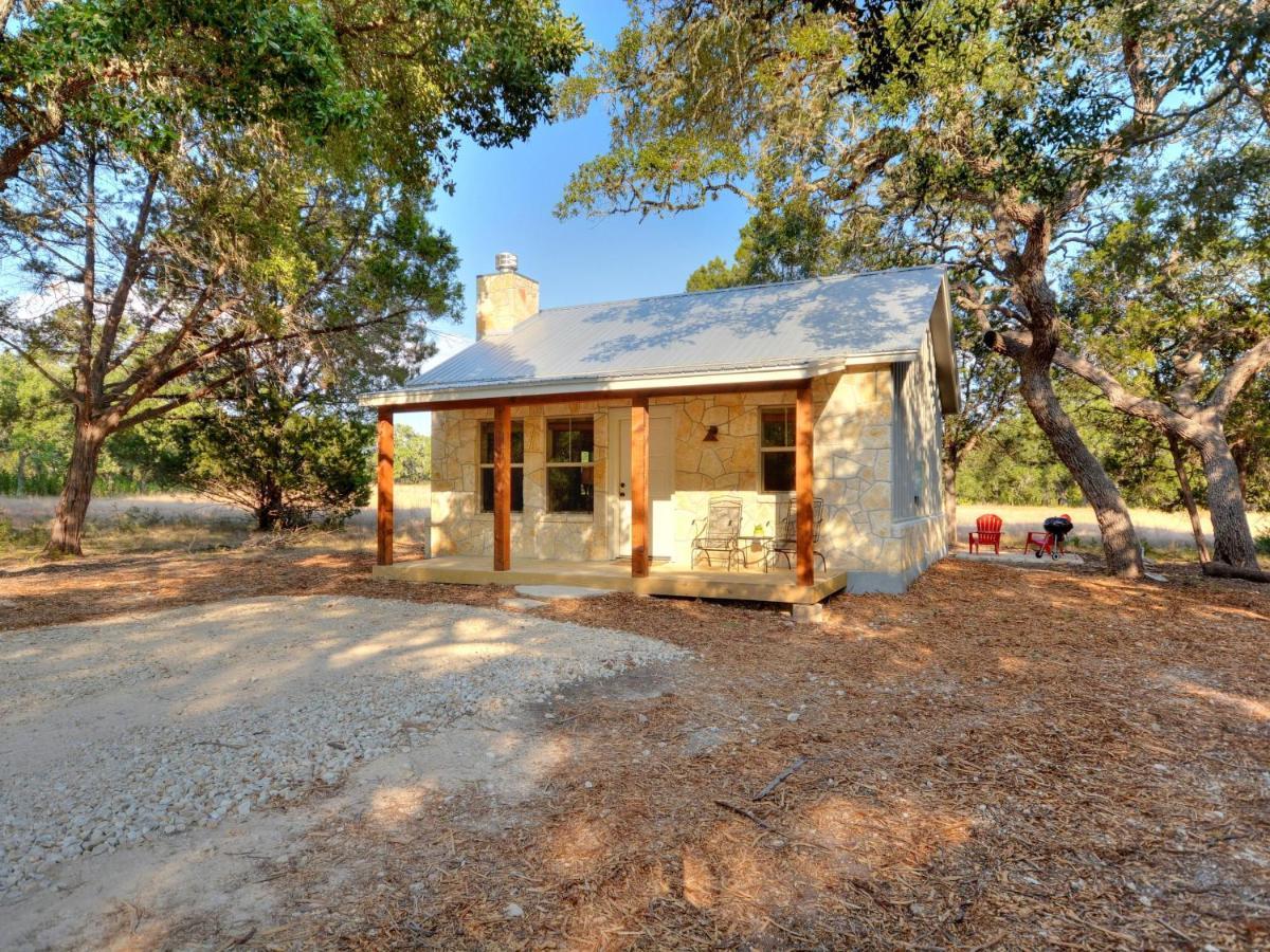Cabins At Flite Acres - Texas Sage 윔벌리 외부 사진